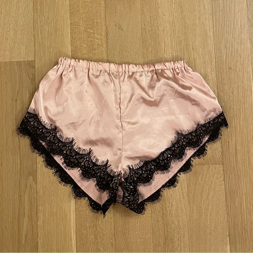 Silky pink pajama shorts with black lace from Shein - Picture 4 of 5
